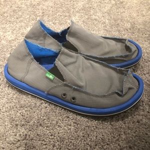 Sanuk gently used size 10